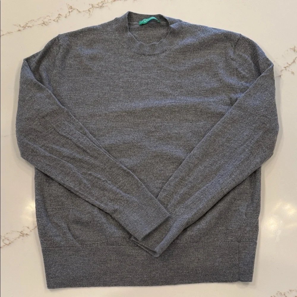 Boy’s United Colors Of Benetton Gray Crewneck Sweater Size M